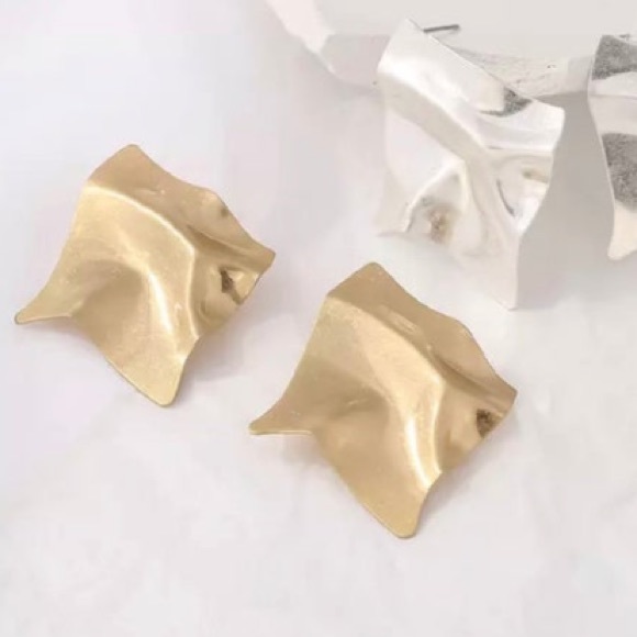 💛18K gold plated bold dim earrings - Picture 9 of 11